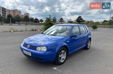 Хэтчбек Volkswagen Golf 2003 в Одессе