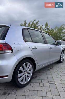 Хэтчбек Volkswagen Golf 2013 в 