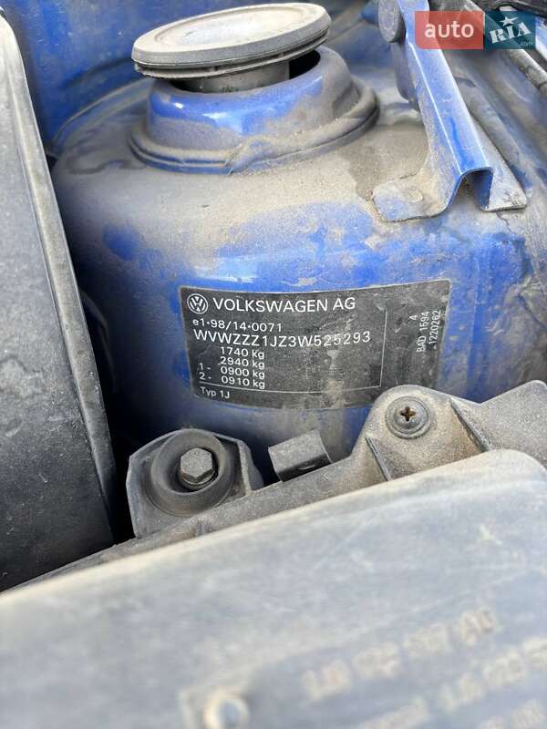 Хэтчбек Volkswagen Golf 2003 в Одессе