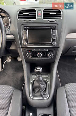 Хэтчбек Volkswagen Golf 2013 в 