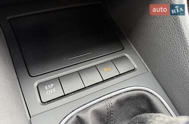 Хэтчбек Volkswagen Golf 2010 в 