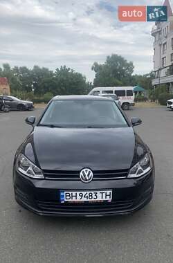 Хетчбек Volkswagen Golf 2016 в Дніпрі