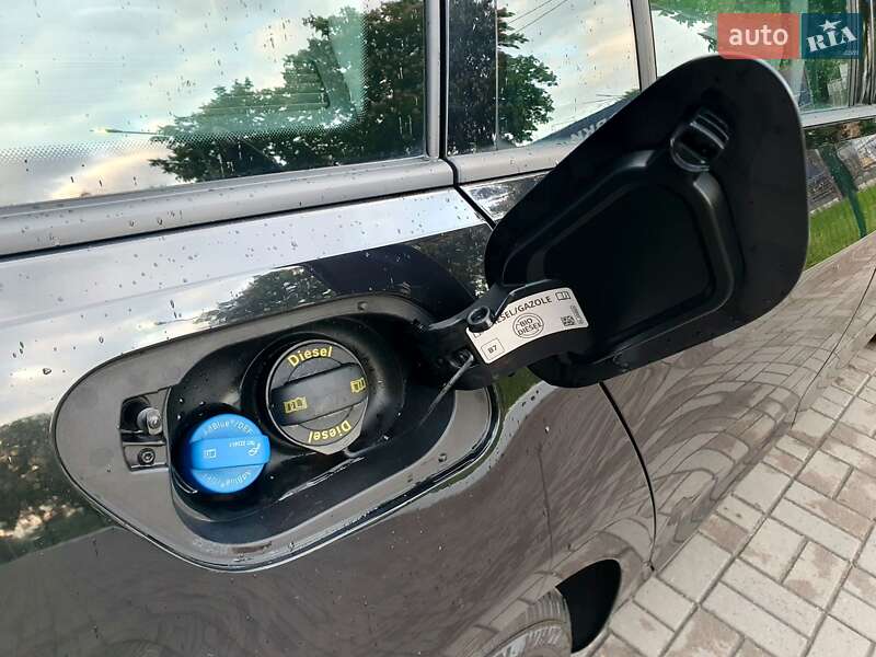 Універсал Volkswagen Golf 2020 в Києві