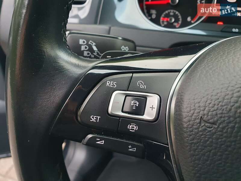Універсал Volkswagen Golf 2020 в Києві