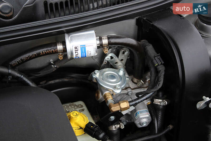 Универсал Volkswagen Golf 2006 в Виннице