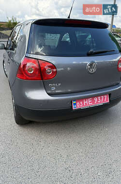 Хэтчбек Volkswagen Golf 2008 в 