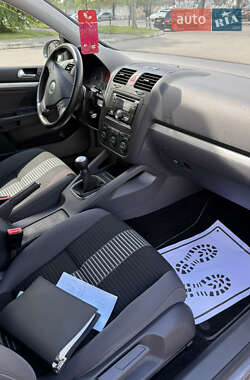 Хэтчбек Volkswagen Golf 2008 в 
