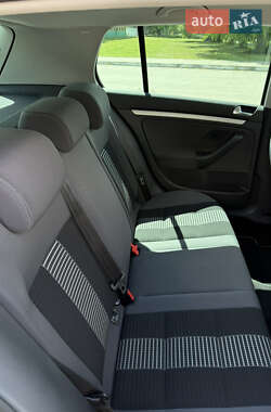 Хэтчбек Volkswagen Golf 2008 в 