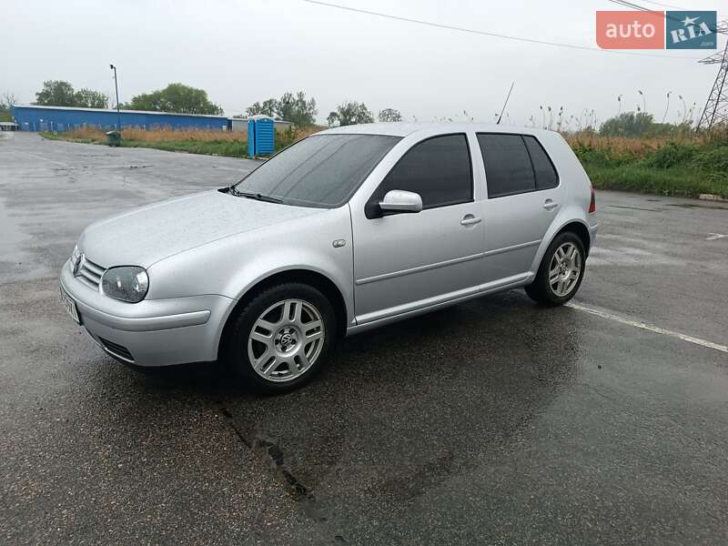 Хетчбек Volkswagen Golf 2003 в Харкові