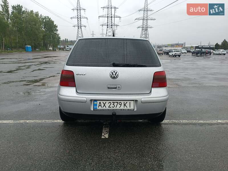 Хетчбек Volkswagen Golf 2003 в Харкові