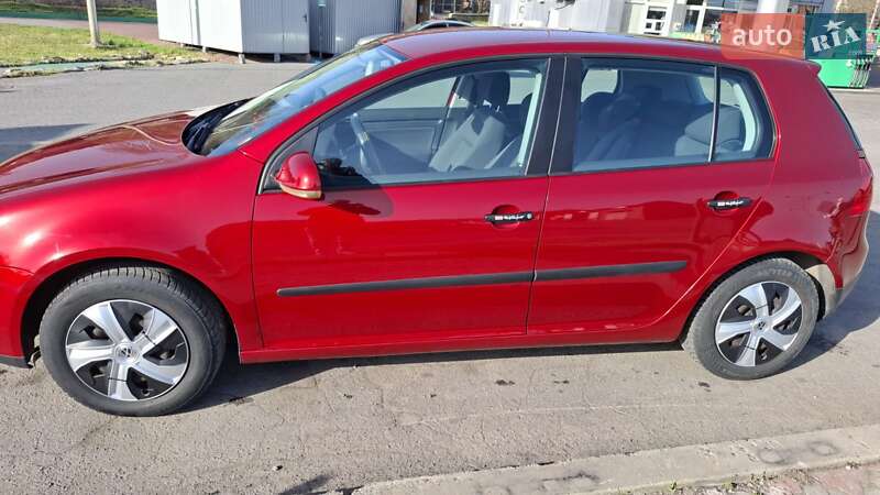 Хэтчбек Volkswagen Golf 2003 в Могилев-Подольске фото 2 Хэтчбек Volkswagen Golf 2003 в Могилев-Подольске