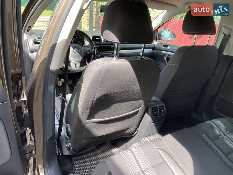 Универсал Volkswagen Golf 2013 в Немирове