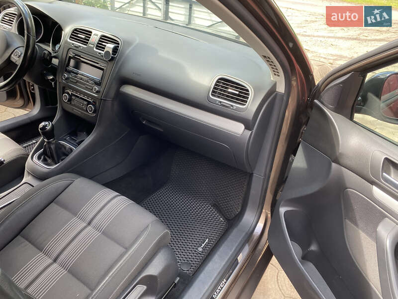 Универсал Volkswagen Golf 2013 в Немирове