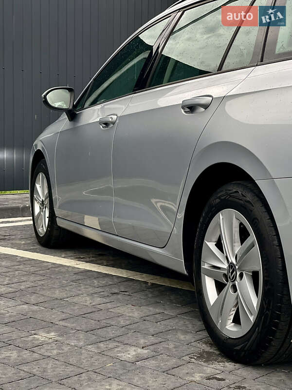 Універсал Volkswagen Golf 2021 в Львові