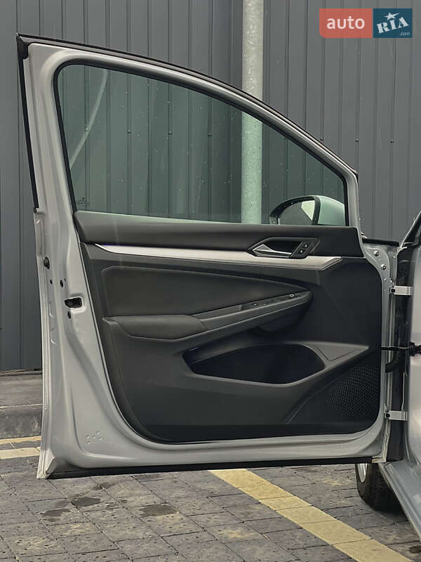 Універсал Volkswagen Golf 2021 в Львові