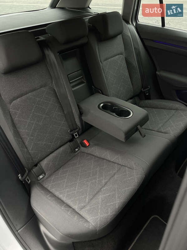 Універсал Volkswagen Golf 2021 в Львові