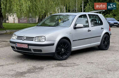 Хэтчбек Volkswagen Golf 2000 в 