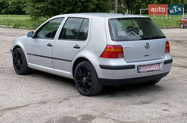 Хэтчбек Volkswagen Golf 2000 в 