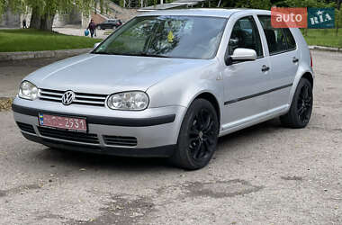 Хэтчбек Volkswagen Golf 2000 в 