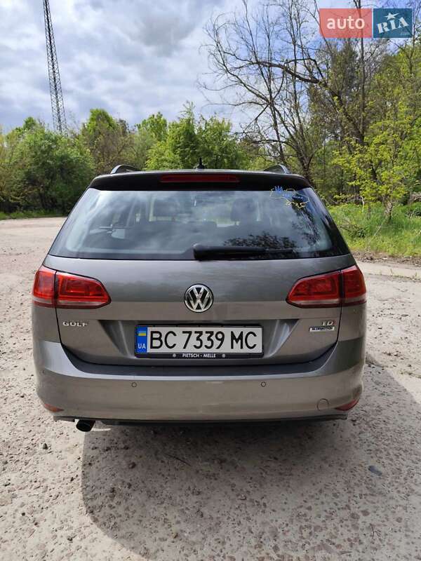 Универсал Volkswagen Golf 2016 в Чернигове