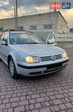 Універсал Volkswagen Golf 2002 в Рокитному