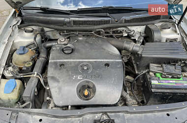 Хэтчбек Volkswagen Golf 1999 в 