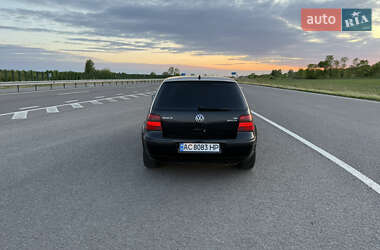 Хетчбек Volkswagen Golf 1999 в 
