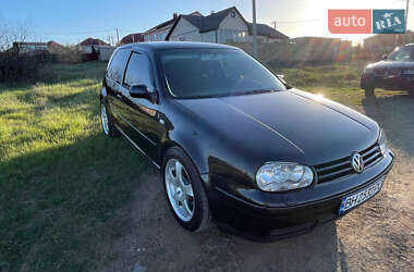 Хэтчбек Volkswagen Golf 2001 в 