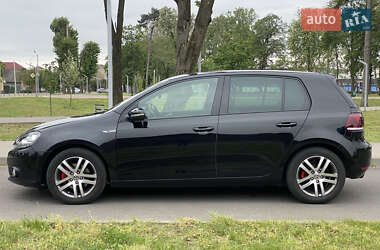 Хэтчбек Volkswagen Golf 2009 в 