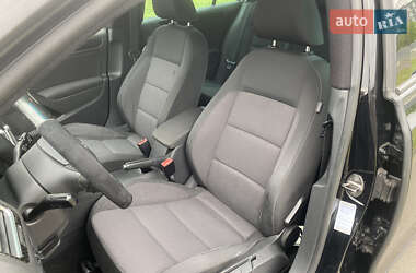 Хэтчбек Volkswagen Golf 2009 в 