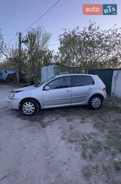 Хэтчбек Volkswagen Golf 2003 в 