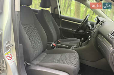 Універсал Volkswagen Golf 2009 в 