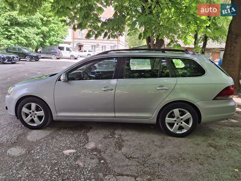 Універсал Volkswagen Golf 2010 в Кам'янець-Подільському