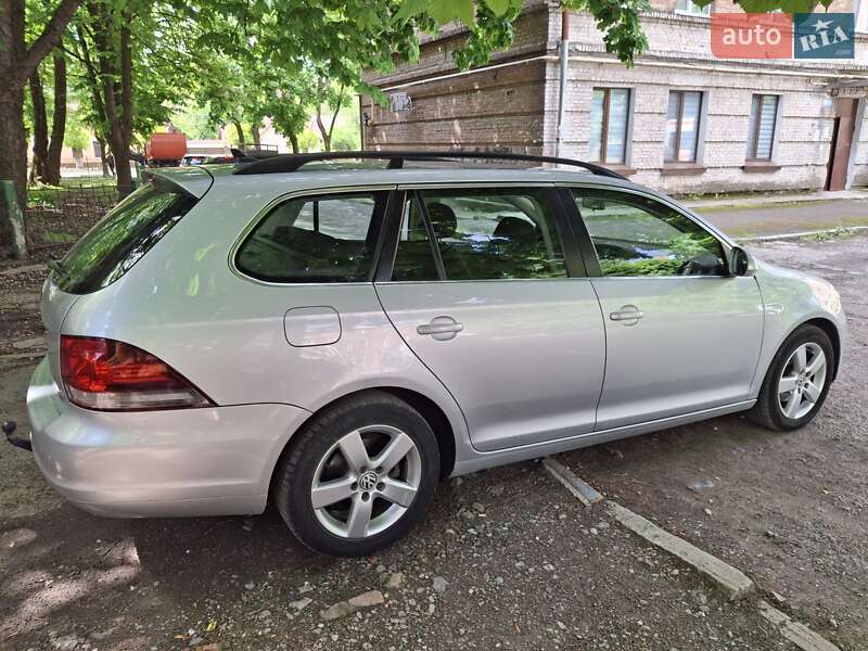 Універсал Volkswagen Golf 2010 в Кам'янець-Подільському
