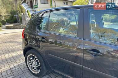 Хетчбек Volkswagen Golf 2004 в 