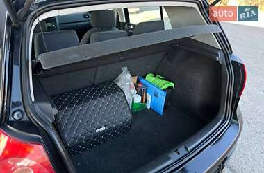 Хетчбек Volkswagen Golf 2004 в 