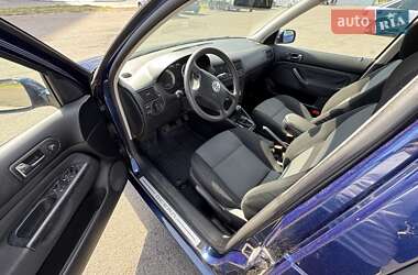 Универсал Volkswagen Golf 2004 в 