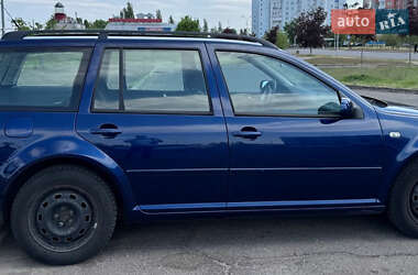 Универсал Volkswagen Golf 2004 в 
