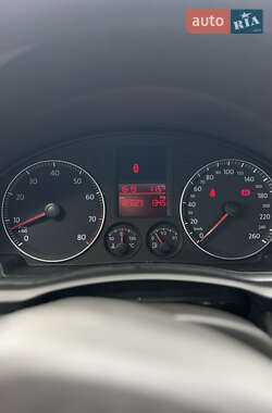 Хетчбек Volkswagen Golf 2004 в 