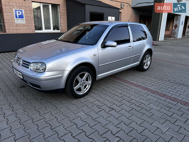 Volkswagen Golf 2003