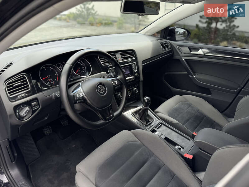 Універсал Volkswagen Golf 2014 в Луцьку