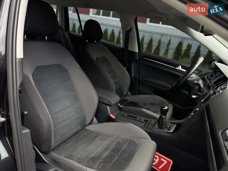 Універсал Volkswagen Golf 2014 в Луцьку
