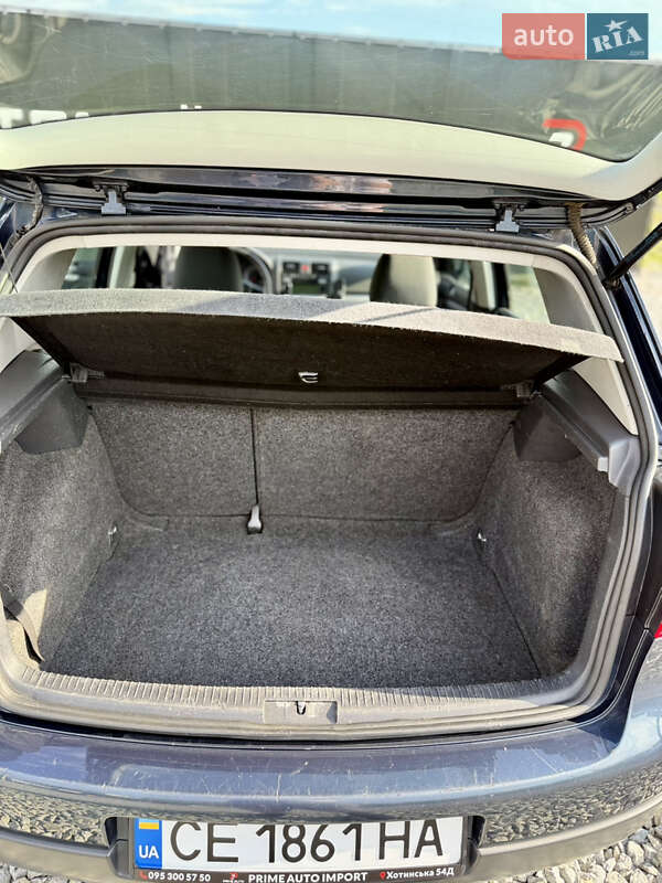 Хетчбек Volkswagen Golf 2006 в Чернівцях