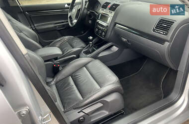 Хэтчбек Volkswagen Golf 2008 в 