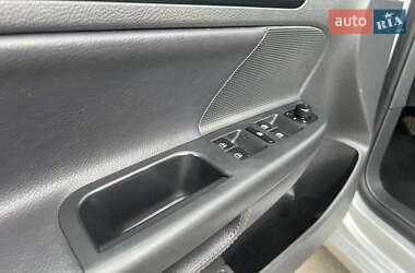 Хэтчбек Volkswagen Golf 2008 в 