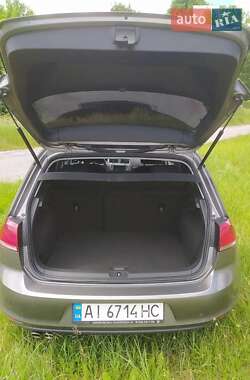 Хэтчбек Volkswagen Golf 2013 в 