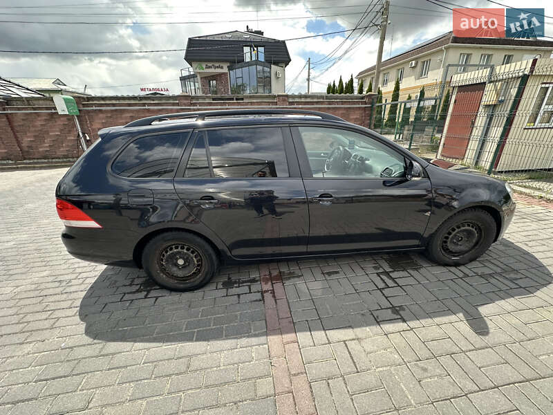 Універсал Volkswagen Golf 2009 в Рівному