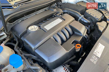 Хетчбек Volkswagen Golf 2010 в 