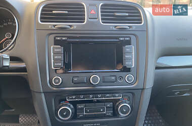 Хетчбек Volkswagen Golf 2010 в 