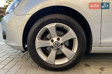 Хетчбек Volkswagen Golf 2010 в 